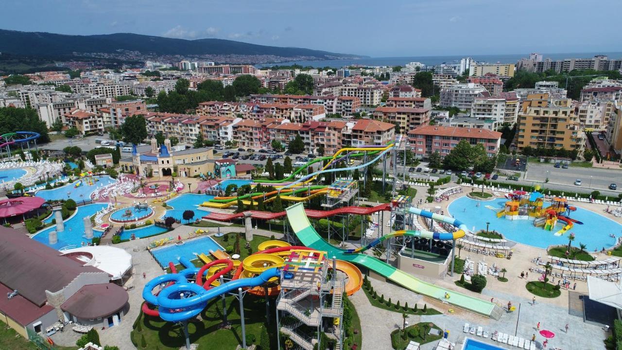 Aqua Nevis & Aqua Park מלון